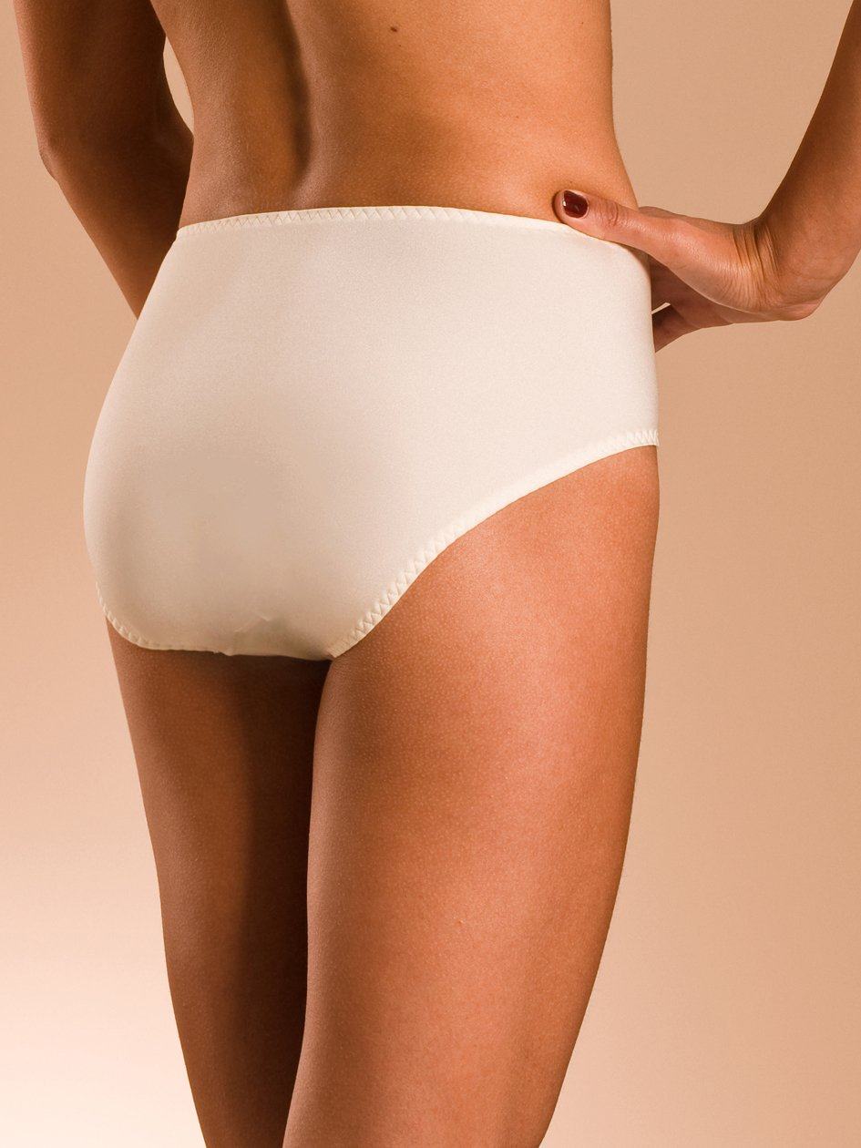 White Chantelle Hedona Smoothing Full Women Briefs | TPG6591IL